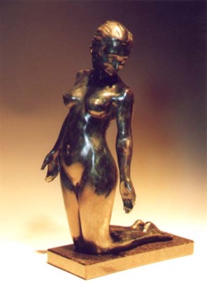 Zophia - Kneeling