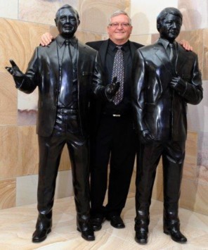 Two bronze statues commissioned by Bond University Two bronze statues commissioned by Bond University