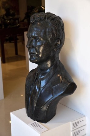 Finished bronze sculpture of Wayne Sharpe, founder of Barter Card Australia Finished bronze sculpture of Wayne Sharpe, founder of Barter Card Australia
